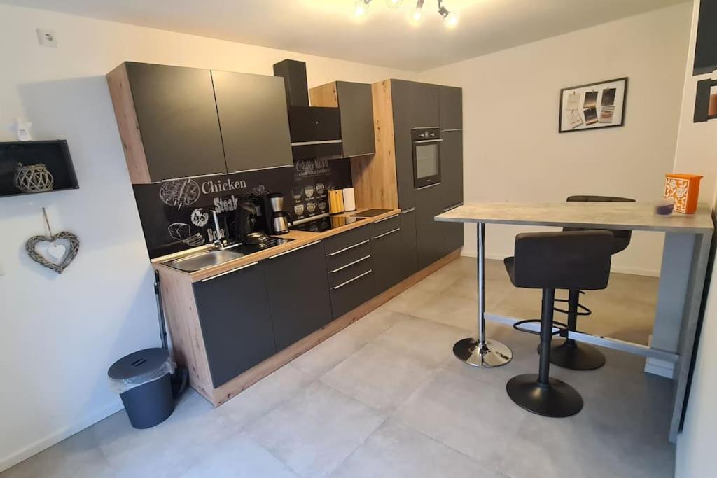 Grosse Moderne Ferienwohnung Auch Als Monteur Unterkunft Nutzbar, In Stolberg - Vicht Kültér fotó