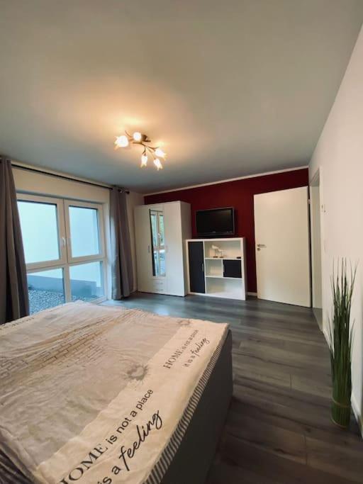 Grosse Moderne Ferienwohnung Auch Als Monteur Unterkunft Nutzbar, In Stolberg - Vicht Kültér fotó