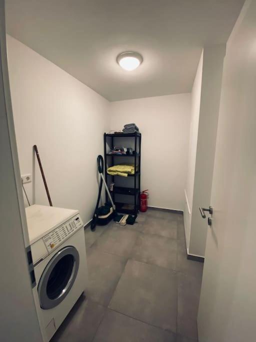 Grosse Moderne Ferienwohnung Auch Als Monteur Unterkunft Nutzbar, In Stolberg - Vicht Kültér fotó