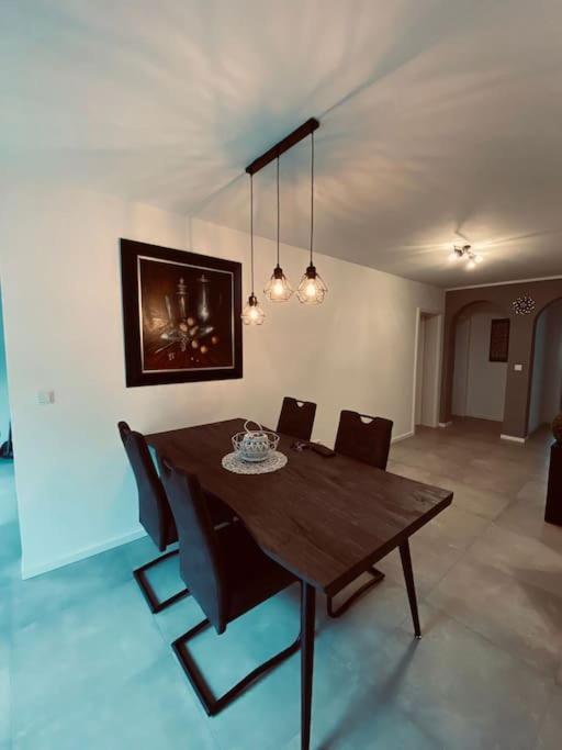 Grosse Moderne Ferienwohnung Auch Als Monteur Unterkunft Nutzbar, In Stolberg - Vicht Kültér fotó